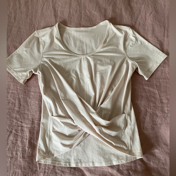 Lululemom cross over T - Picture 1 of 2